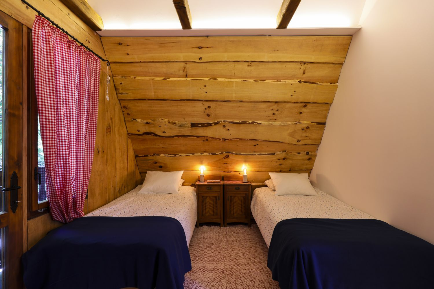 Bedroom Tomeks House Idilira