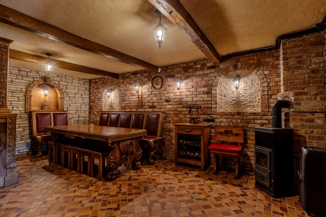Holiday House With Wine Celler 2