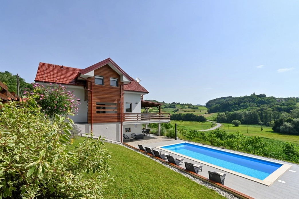 Holiday Home Swimming Pool Idilira