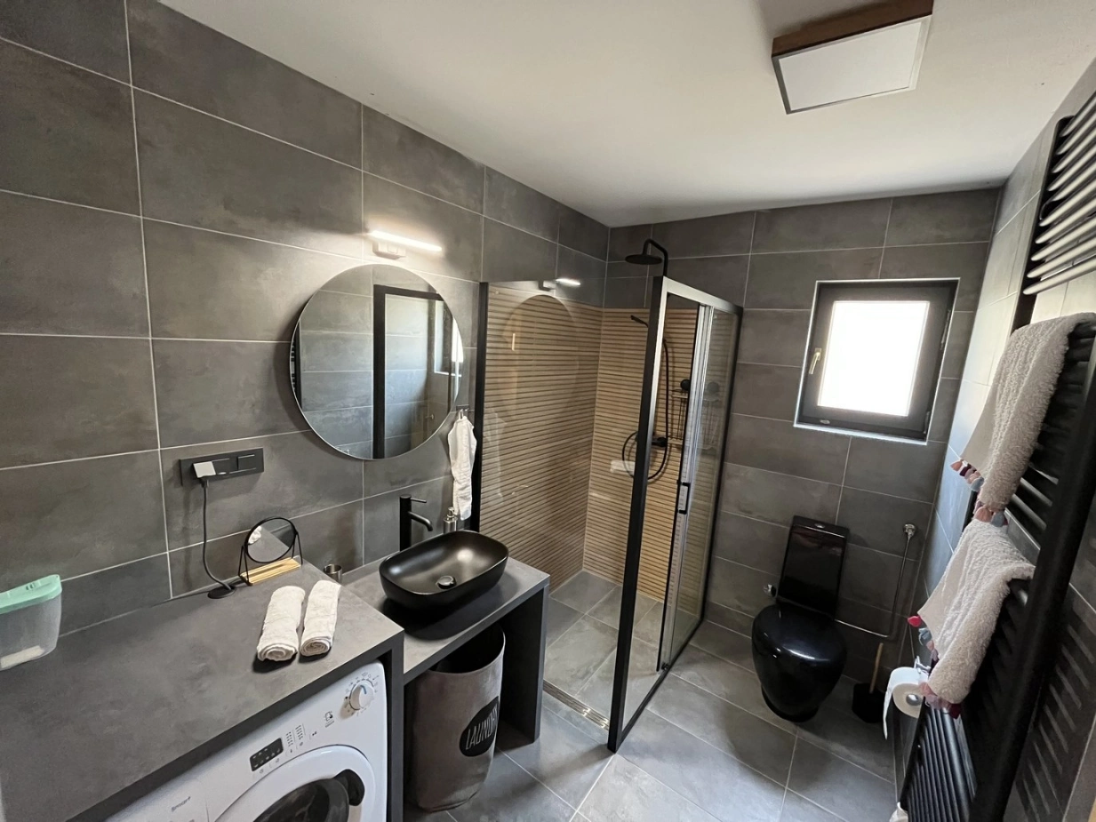 Bathroom House Novus Idilira
